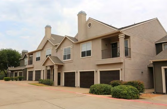 Vista Pointe townhome community in Irving, TX
